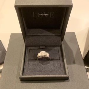 Princess cut diamond engagement ring